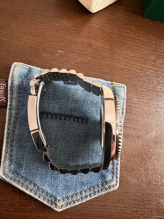 ロレックス GMTマスター 126710（高級時計）の商品画像 - 査定依頼日：2026年3月30日 - 最高査定価格：3,050,000円