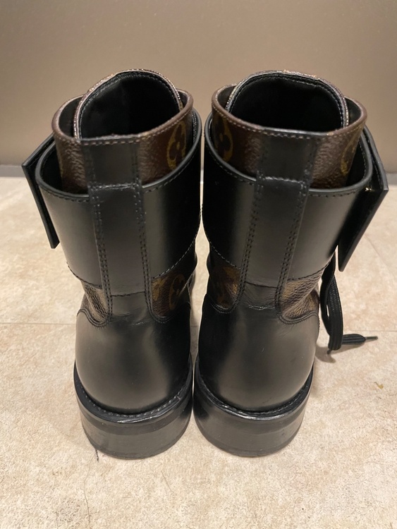 レディースブーツ（古着・ファッション）の商品画像 - 査定依頼日：2026年3月17日 - 最高査定価格：16,000円