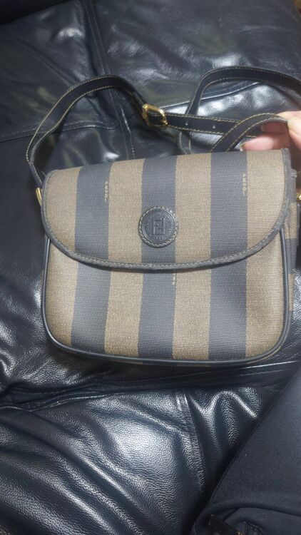 フェンディ  （ブランドバッグ）の商品画像 - 査定依頼日：2025年6月2日 - 最高査定価格：5,000円