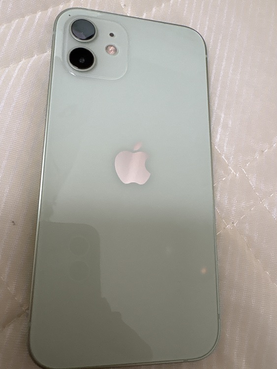 iPhone iPhone 12 128GB au（スマホ）の商品画像 - 査定依頼日：2026年5月20日 - 最高査定価格：27,000円