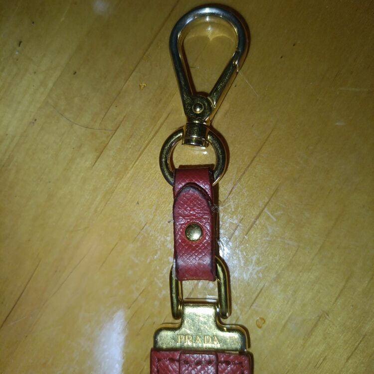 キーホルダー（ブランド財布・小物）の商品画像 - 査定依頼日：2025年9月5日 - 最高査定価格：3,000円