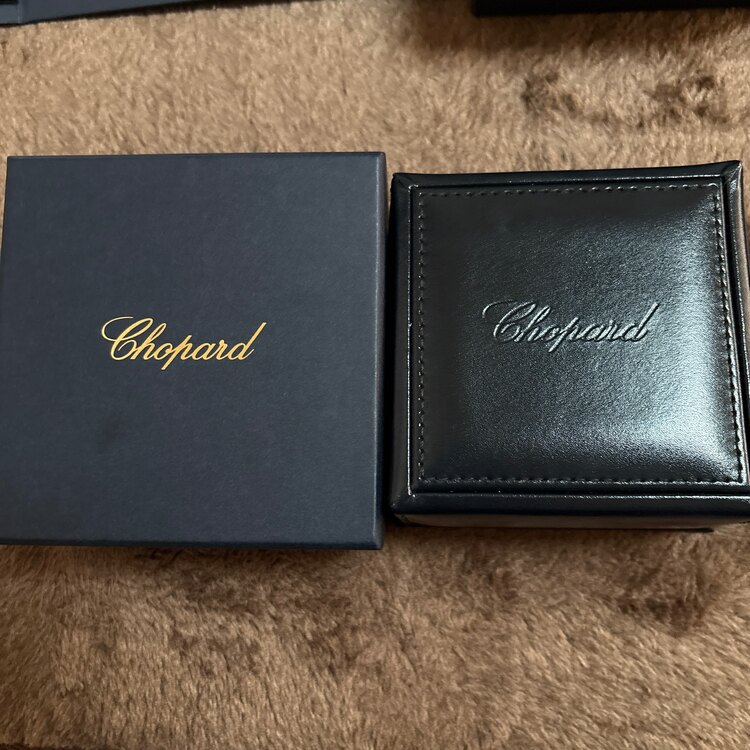 ショパール　アイスキューブピアス（金・貴金属）の商品画像 - 査定依頼日：2025年4月17日 - 最高査定価格：150,000円