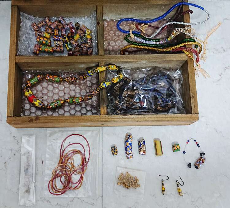 トレードビーズ、トンボ玉（美術品・骨董品）の商品画像 - 査定依頼日：2025年1月21日 - 最高査定価格：1,000円