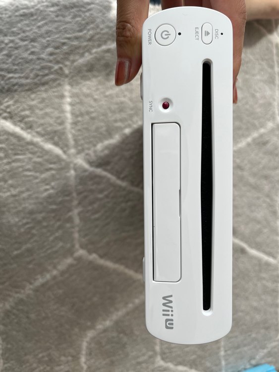 WiiU（ゲーム機本体・ゲームソフト）の商品画像 - 査定依頼日：2022年9月16日 - 最高査定価格：3,500円