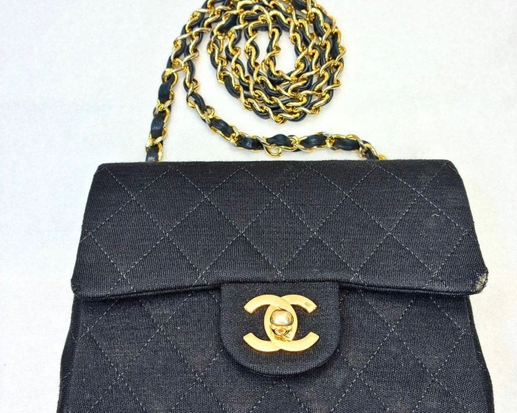 シャネル　バッグ　マトラッセ　ミニ チェーンショルダーバッグ（ブランドバッグ）の商品画像 - 査定依頼日：2026年1月31日 - 最高査定価格：180,000円