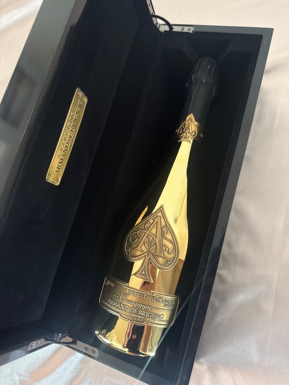 アルマンドゴールド（お酒）の商品画像 - 査定依頼日：2026年3月27日 - 最高査定価格：28,000円