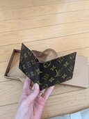 折りたたみ財布（ブランド財布・小物）の商品画像 - 査定依頼日：2026年4月20日 - 最高査定価格：30,000円