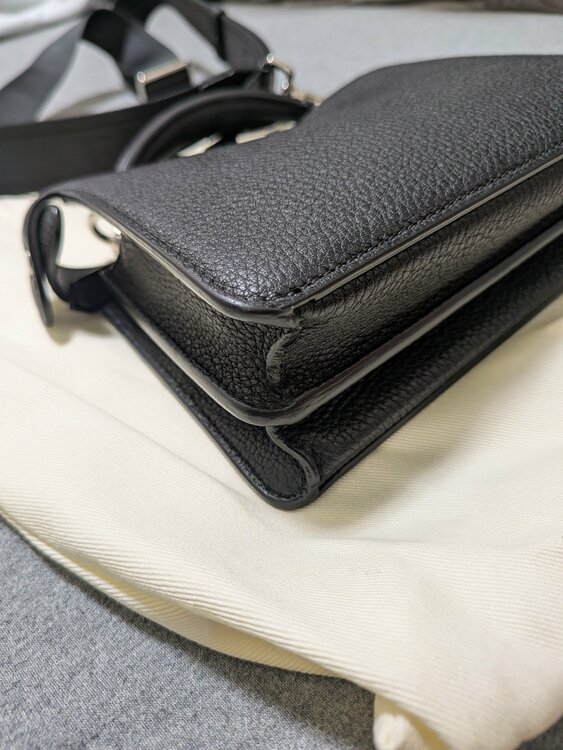 FENDI PEEKABOO ISeeU エックスクロス（ブランドバッグ）の商品画像 - 査定依頼日：2026年8月10日 - 最高査定価格：180,000円