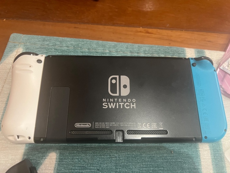 Switch本体  箱無し（ゲーム機本体・ゲームソフト）の商品画像 - 査定依頼日：2025年6月6日 - 最高査定価格：10,000円