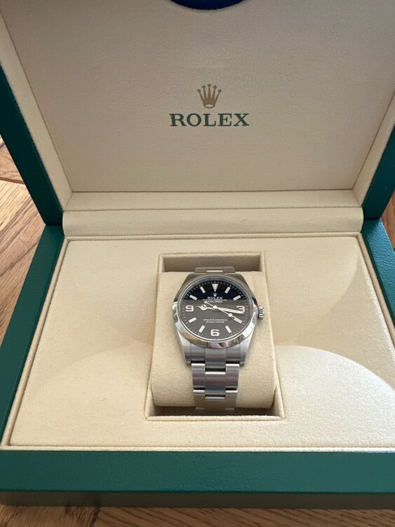 ロレックス エクスプローラー 12427（高級時計）の商品画像 - 査定依頼日：2025年4月15日 - 最高査定価格：1,200,000円