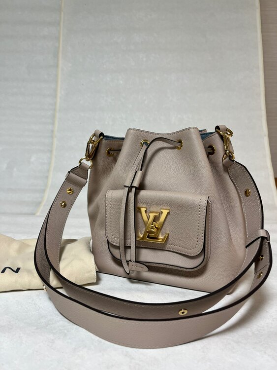 ロックミーバケット（ブランドバッグ）の商品画像 - 査定依頼日：2025年1月5日 - 最高査定価格：200,000円