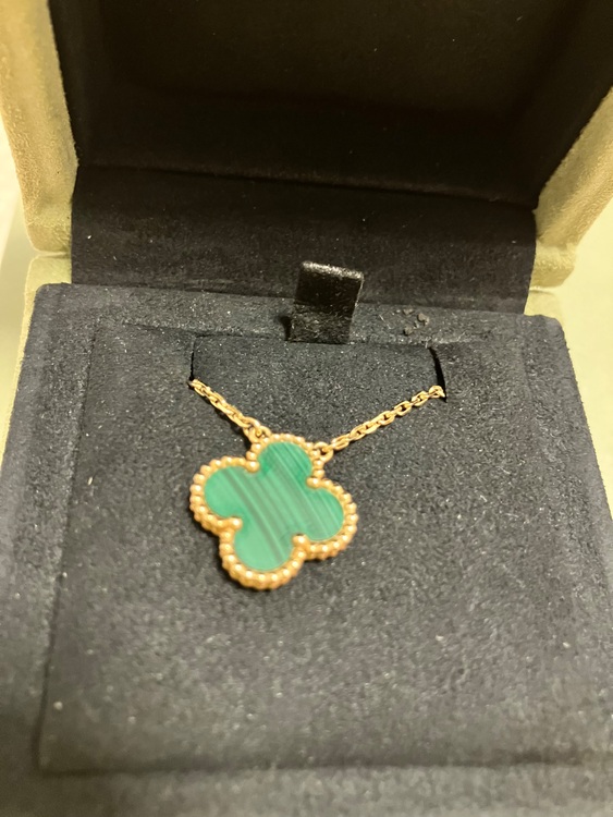 VCA ネックレス（宝石）の商品画像 - 査定依頼日：2025年8月30日 - 最高査定価格：370,000円