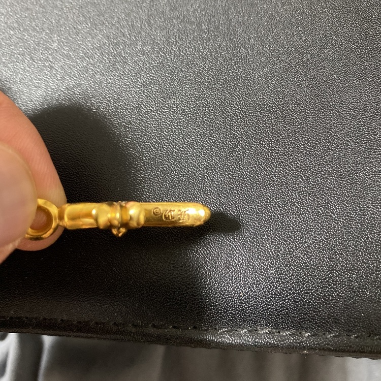 クロムハーツ 22K タイニーファットクロス（金・貴金属）の商品画像 - 査定依頼日：2022年5月7日 - 最高査定価格：255,000円