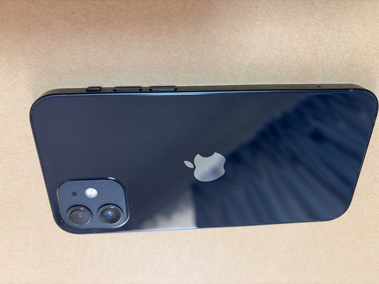 iPhone iPhone 12 64GB Softbank（スマホ）の商品画像 - 査定依頼日：2026年9月22日 - 最高査定価格：20,500円