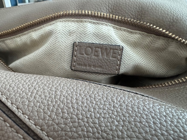 LOEWE パズルエッジ バッグ スモール（ソフトグレインカーフ）（ブランドバッグ）の商品画像 - 査定依頼日：2026年8月19日 - 最高査定価格：160,000円