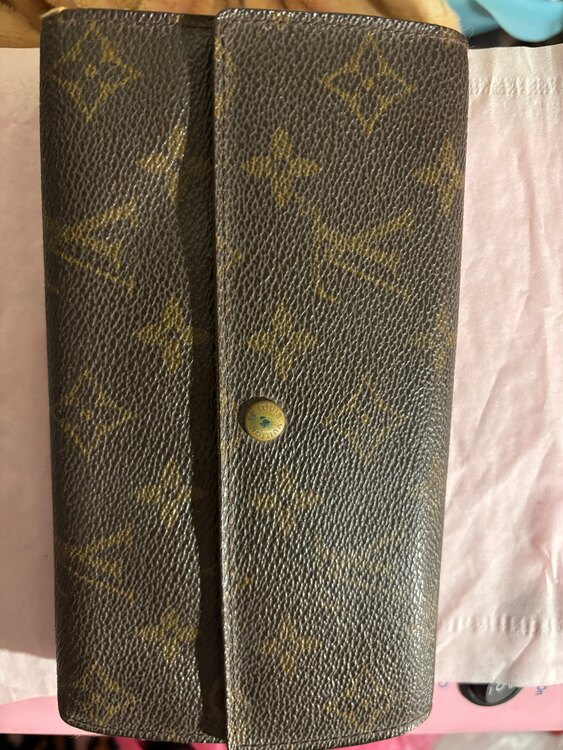 財布（ブランド財布・小物）の商品画像 - 査定依頼日：2025年1月26日 - 最高査定価格：3,000円