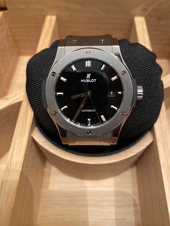 HUBLOTクラシックフュージョン（高級時計）の商品画像 - 査定依頼日：2025年9月5日 - 最高査定価格：550,000円