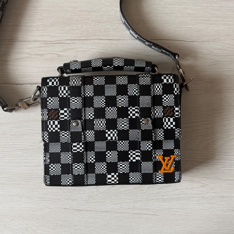 ダミエ　2wayショルダーバッグ（古着・ファッション）の商品画像 - 査定依頼日：2026年7月16日 - 最高査定価格：168,000円