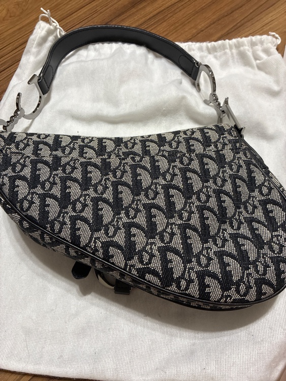 サドルバック　トロッター（ブランドバッグ）の商品画像 - 査定依頼日：2026年3月1日 - 最高査定価格：200,000円