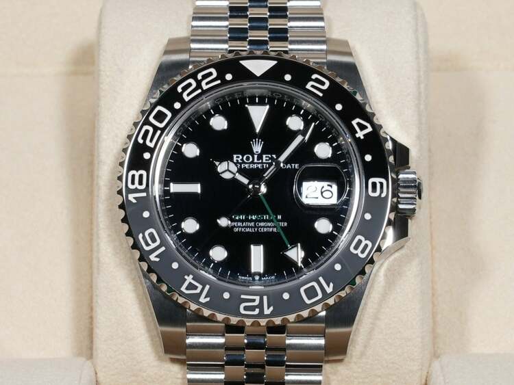 ロレックス GMTマスター 126710GRNR（高級時計）の商品画像 - 査定依頼日：2025年4月12日 - 最高査定価格：2,700,000円