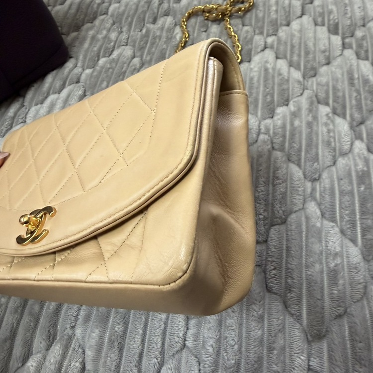 CHANEL ダイアナフラップ（ブランドバッグ）の商品画像 - 査定依頼日：2026年5月26日 - 最高査定価格：600,000円
