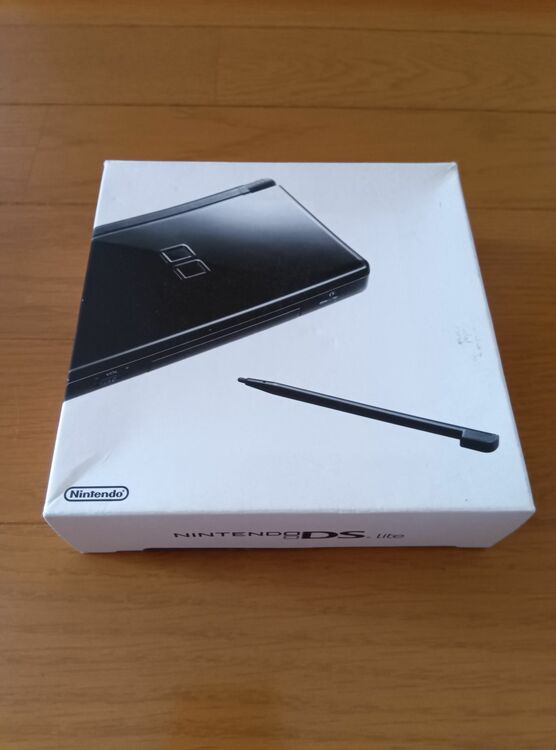 ニンテンドーDS Lite ジェットブラック（ゲーム機本体・ゲームソフト）の商品画像 - 査定依頼日：2025年8月1日 - 最高査定価格：500円