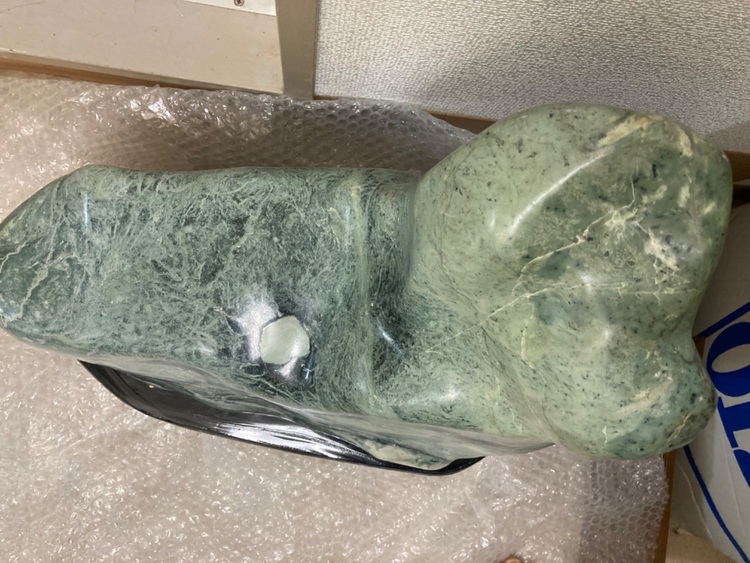 日高翡翠　鑑賞石　39kg（美術品・骨董品）の商品画像 - 査定依頼日：2025年12月3日 - 最高査定価格：20,000円