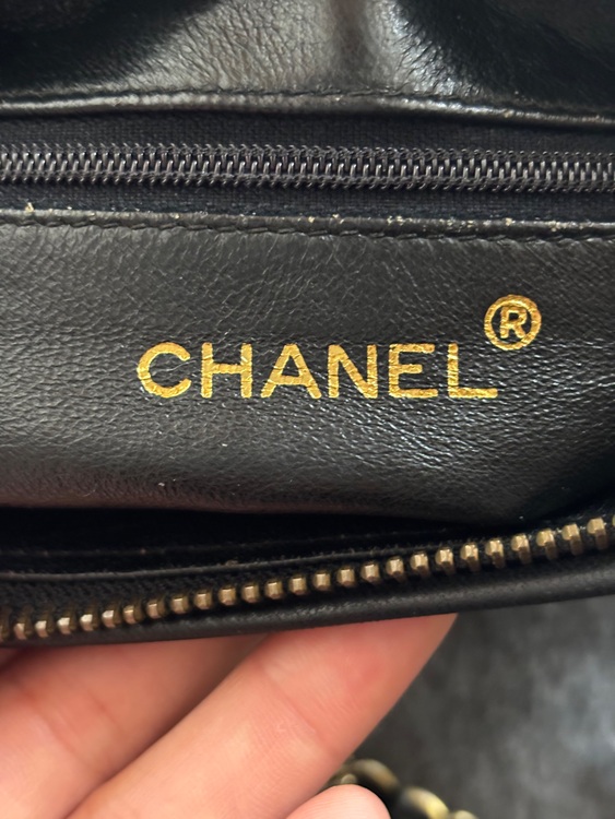 フリンジチェーンショルダー（ブランドバッグ）の商品画像 - 査定依頼日：2025年6月15日 - 最高査定価格：150,000円