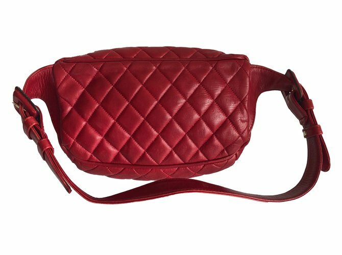 ウエストポーチ（ブランドバッグ）の商品画像 - 査定依頼日：2026年3月27日 - 最高査定価格：100,000円