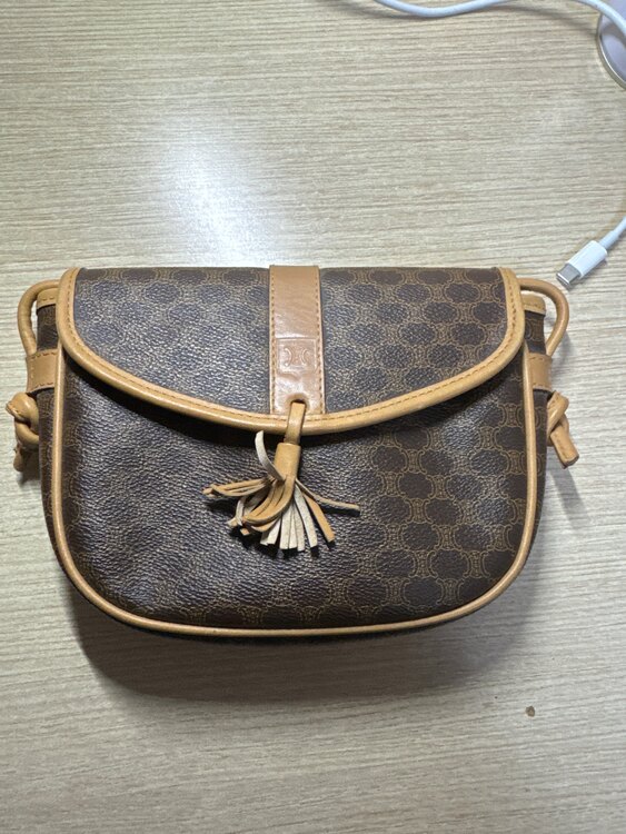 セリーヌ  （ブランドバッグ）の商品画像 - 査定依頼日：2025年1月22日 - 最高査定価格：30,000円