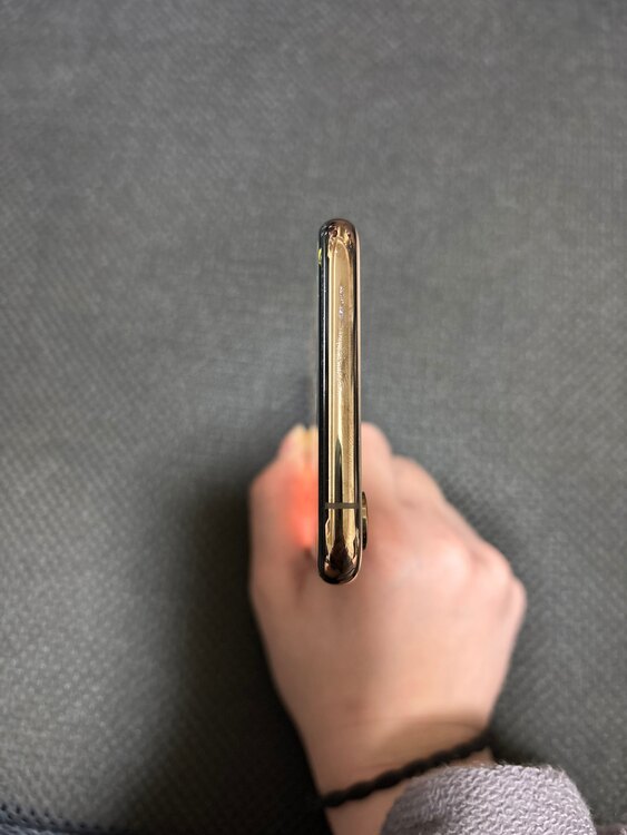 iPhoneXS（スマホ）の商品画像 - 査定依頼日：2025年3月17日 - 最高査定価格：10,000円