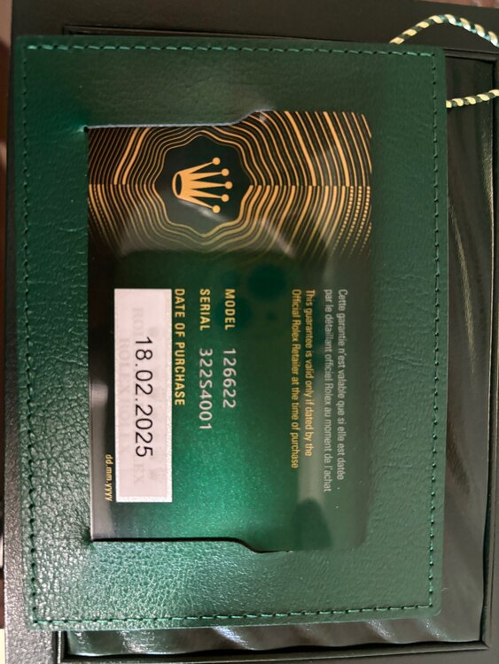 ヨットマスター40ブルー（高級時計）の商品画像 - 査定依頼日：2025年4月24日 - 最高査定価格：1,885,000円