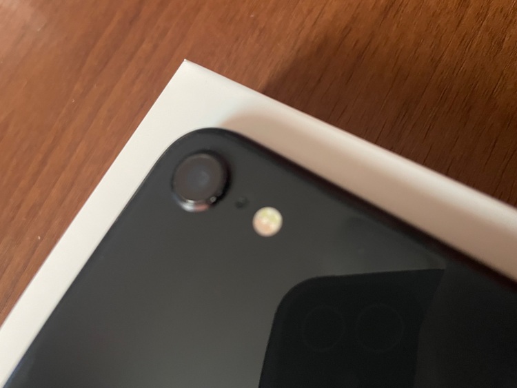 iPhone SE (第 2 世代) 64GB SIMフリー（スマホ）の商品画像 - 査定依頼日：2025年9月17日 - 最高査定価格：14,000円