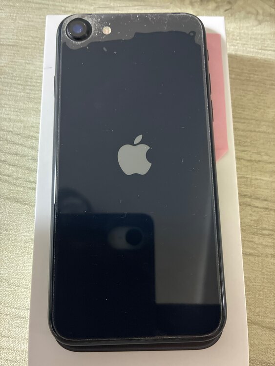 iPhone SE (第 3 世代) 128GB Softbank（スマホ）の商品画像 - 査定依頼日：2025年4月14日 - 最高査定価格：27,000円