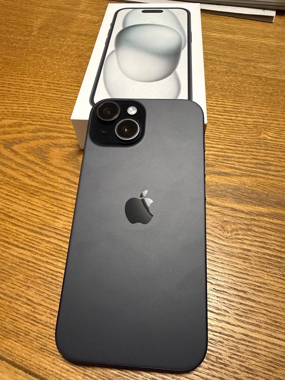 iPhone iPhone 15 128GB Softbank（スマホ）の商品画像 - 査定依頼日：2026年8月6日 - 最高査定価格：63,000円