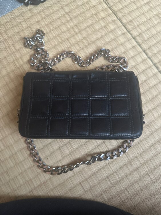 6482294（ブランドバッグ）の商品画像 - 査定依頼日：2025年4月11日 - 最高査定価格：350,000円