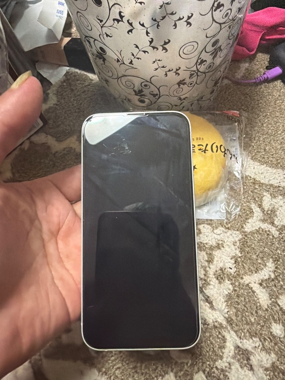 iPhone iPhone 16e 128GB au（スマホ）の商品画像 - 査定依頼日：2026年10月9日 - 最高査定価格：61,000円