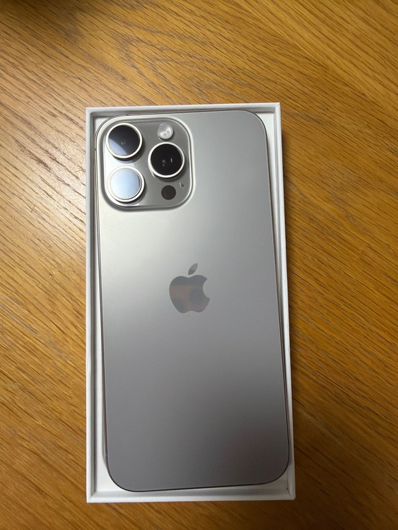 iPhone 16PROMAX（スマホ）の商品画像 - 査定依頼日：2025年9月25日 - 最高査定価格：147,000円