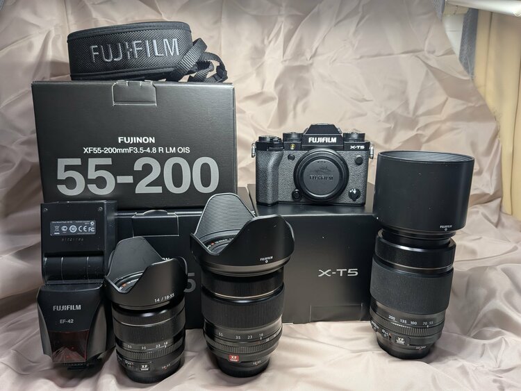 x-t5（カメラ）の商品画像 - 査定依頼日：2026年10月3日 - 最高査定価格：285,000円