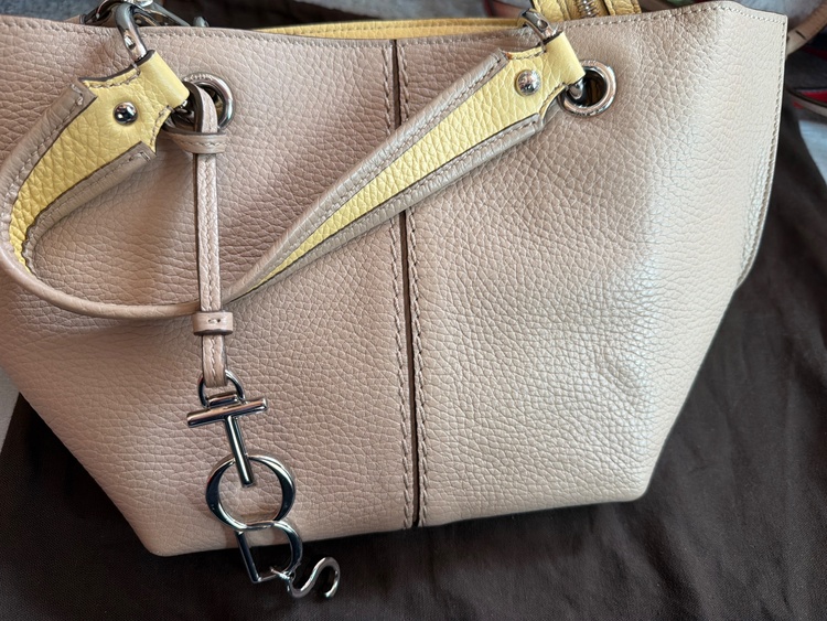 TOD'S（ブランドバッグ）の商品画像 - 査定依頼日：2026年3月23日 - 最高査定価格：40,000円