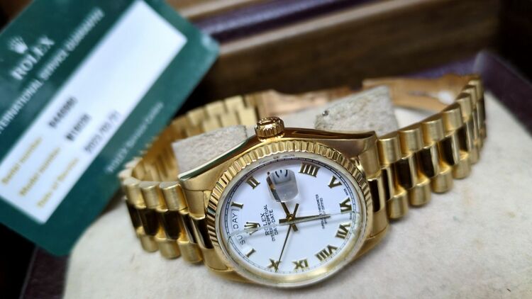 ロレックスデイデイト（高級時計）の商品画像 - 査定依頼日：2025年7月8日 - 最高査定価格：2,500,000円