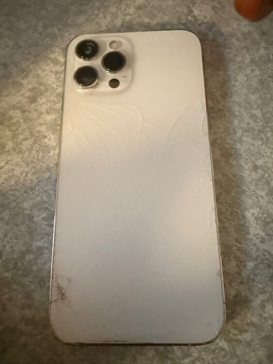 iPhone 12 Pro Max 256GB docomo（スマホ）の商品画像 - 査定依頼日：2025年4月9日 - 最高査定価格：20,000円