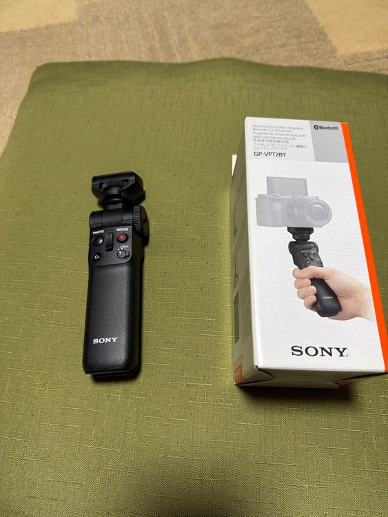 SONY 一眼カメラα6300 一式 ズームレンズ　SEL55210 専用バック シューティンググリップ未使用品（カメラ）の商品画像 - 査定依頼日：2026年8月13日 - 最高査定価格：61,000円
