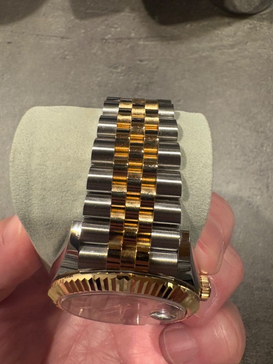 ロレックス スカイドゥエラー 33693（高級時計）の商品画像 - 査定依頼日：2026年1月22日 - 最高査定価格：3,800,000円