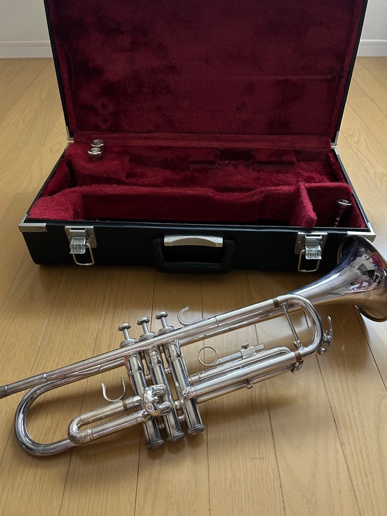 品番 YTR3325S 製造番号 212011（ピアノ・楽器・PA機材）の商品画像 - 査定依頼日：2026年8月16日 - 最高査定価格：30,000円