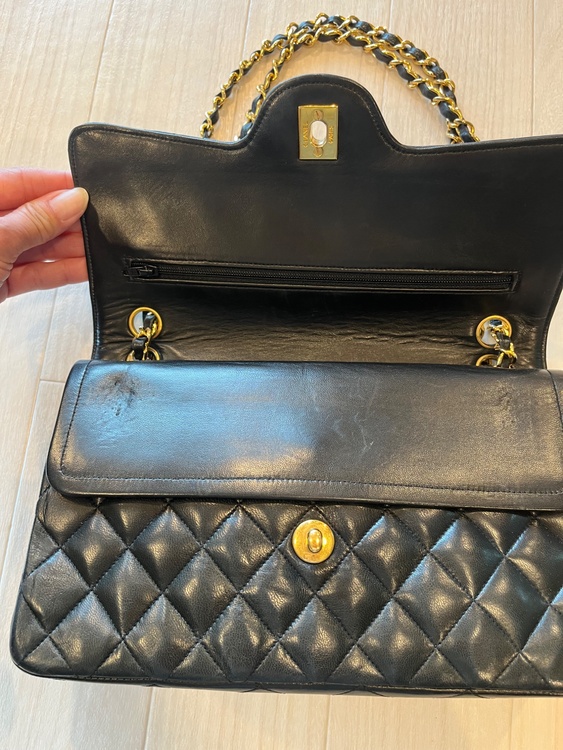 シャネル　マトラッセ チェーンショルダーバッグ　ブラック　ラムスキン　ゴールド金（ブランドバッグ）の商品画像 - 査定依頼日：2026年4月8日 - 最高査定価格：560,000円
