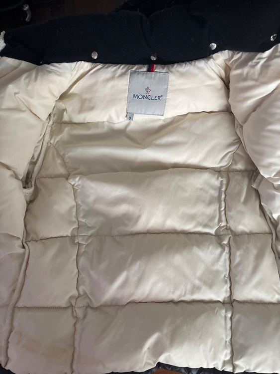 ダウンジャケット（古着・ファッション）の商品画像 - 査定依頼日：2025年11月18日 - 最高査定価格：5,000円