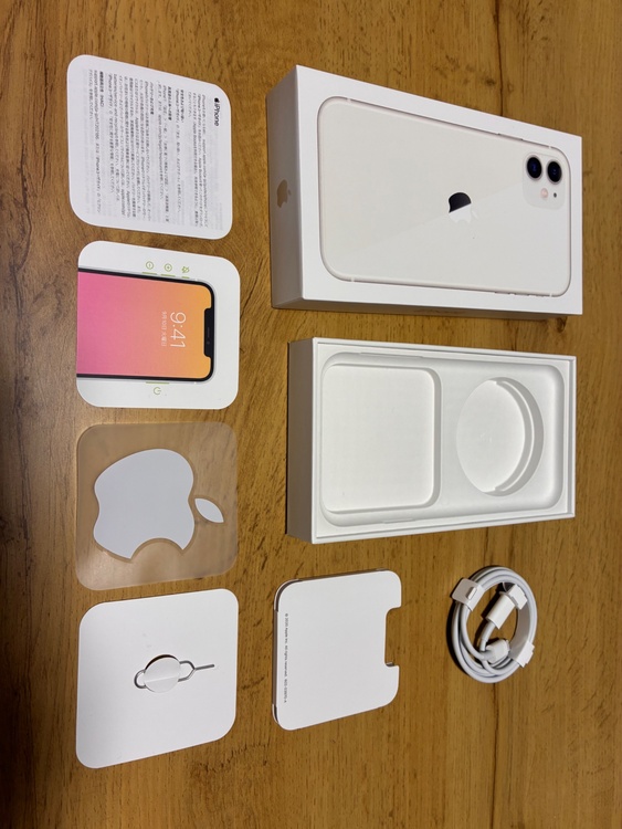 iPhone11 White 64Gb（スマホ）の商品画像 - 査定依頼日：2026年3月15日 - 最高査定価格：19,000円