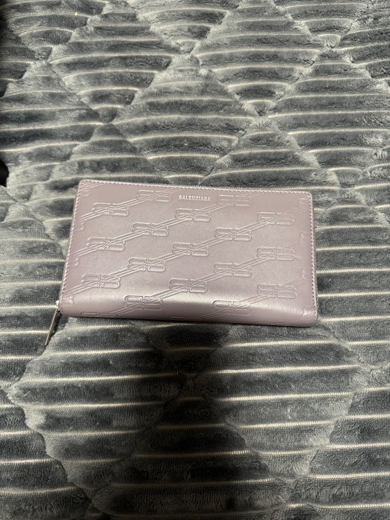 バレンシアガ  （ブランドバッグ）の商品画像 - 査定依頼日：2025年11月24日 - 最高査定価格：100,000円