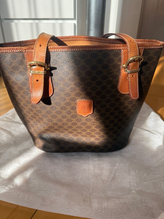 マダカム　トートバック（ブランドバッグ）の商品画像 - 査定依頼日：2025年3月23日 - 最高査定価格：30,000円